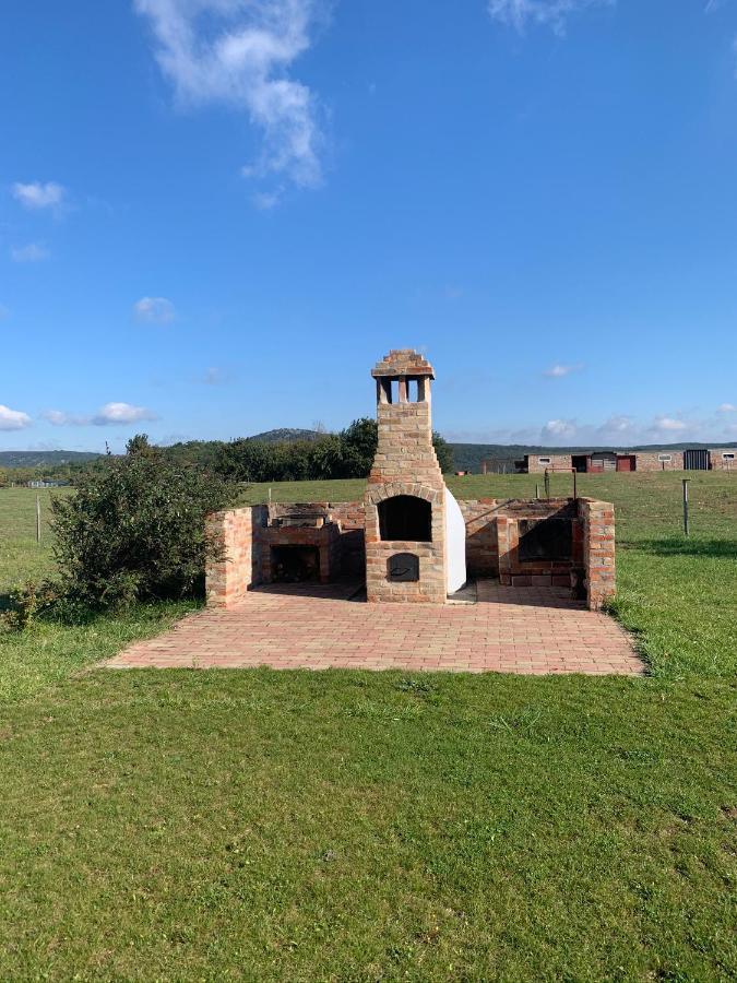 Villa Oeregtoelgy Vendeghaz Szár Exterior foto